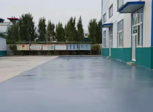 无锡彩色路面喷涂翻新的材料对冬季